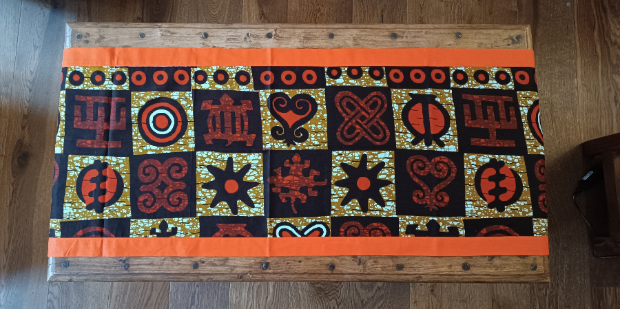 Orange border patterned runner R001